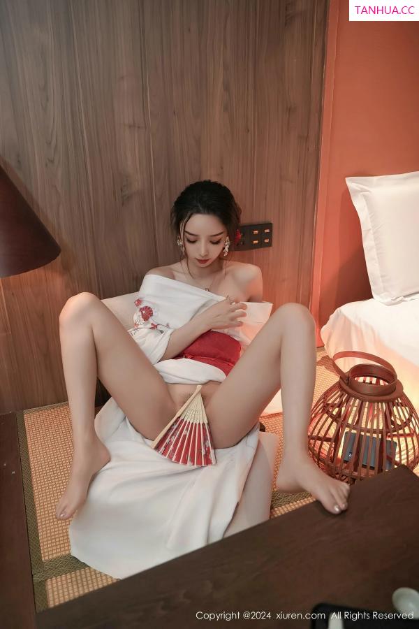   [XiuRen]高清写真图 2024.04.10 No.8367 苏曼兮 美腿性感第80张图片
